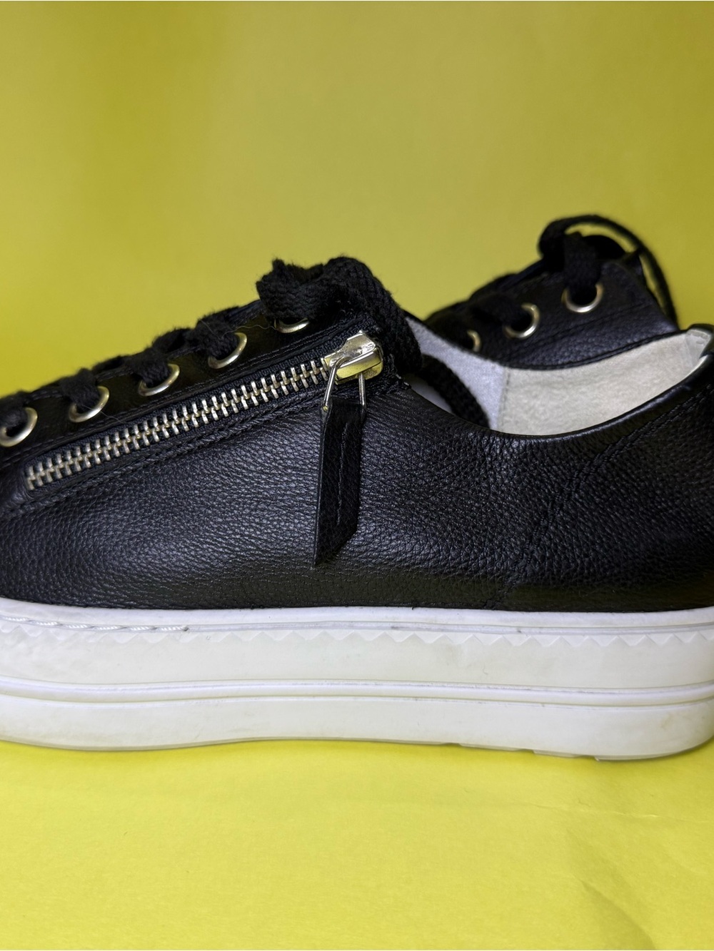 Paul Green Black Leather Platform Sneakers Side Zip Women’s Size 9